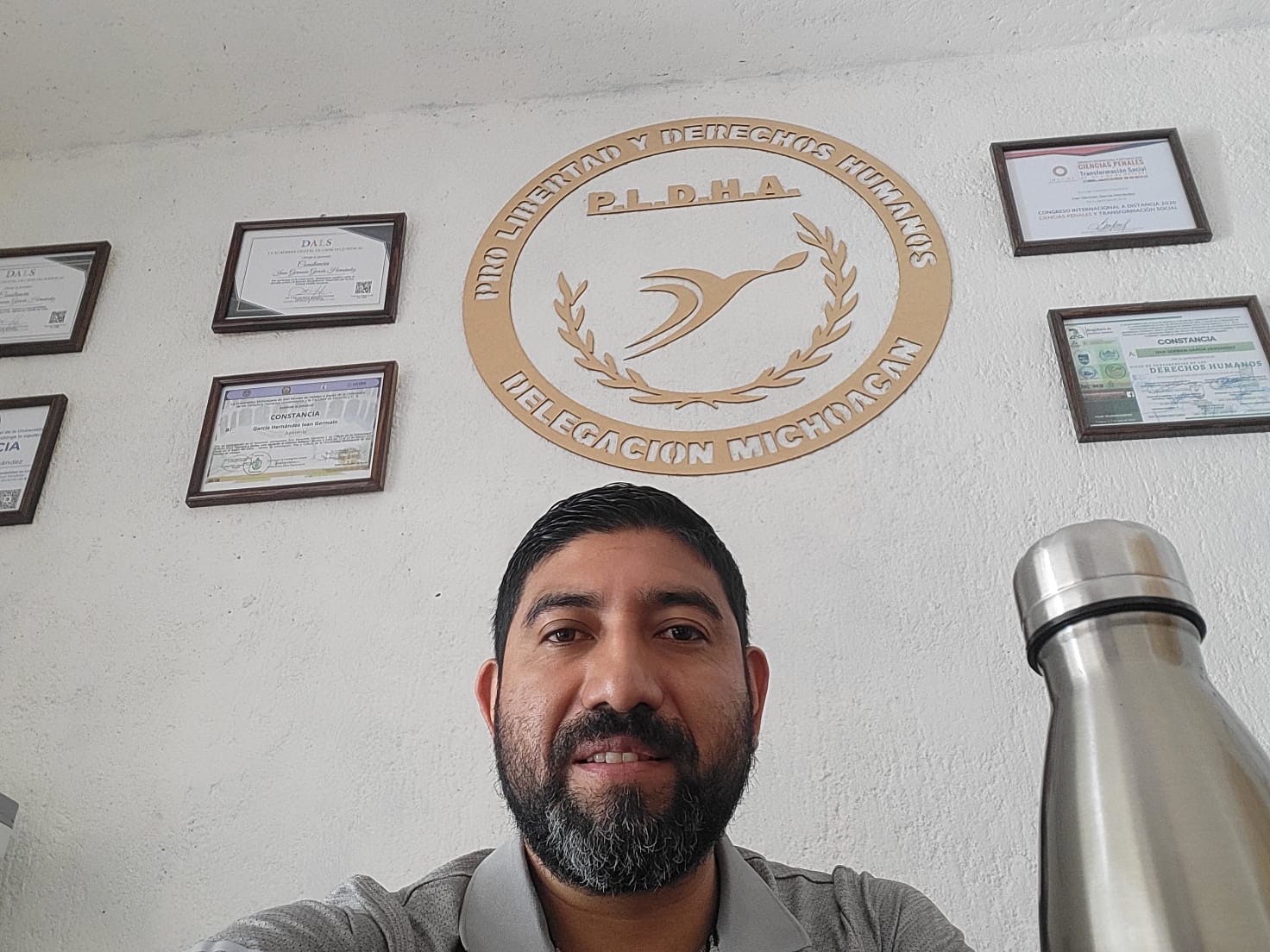 Ivan Germain García Hernández en oficina